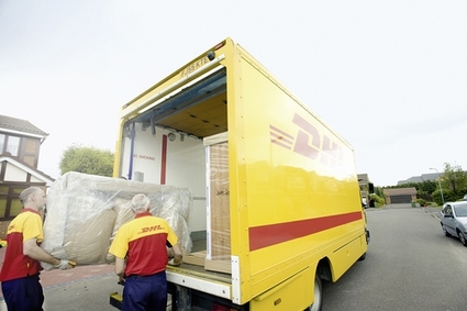 2 DHL-Zusteller