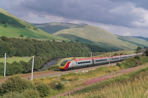 Virgin Train auf freier Strecke