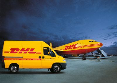 DHL Sprinter und Flugzeug