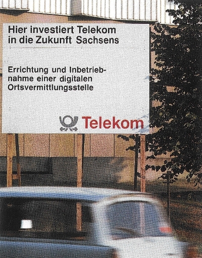Bauvorhaben mit Bautafel Telekom