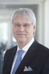 Dr. Thomas Kremer