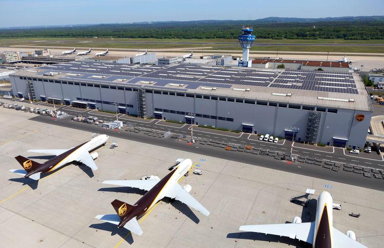 UPS-Airhub Köln mit Solaranlage